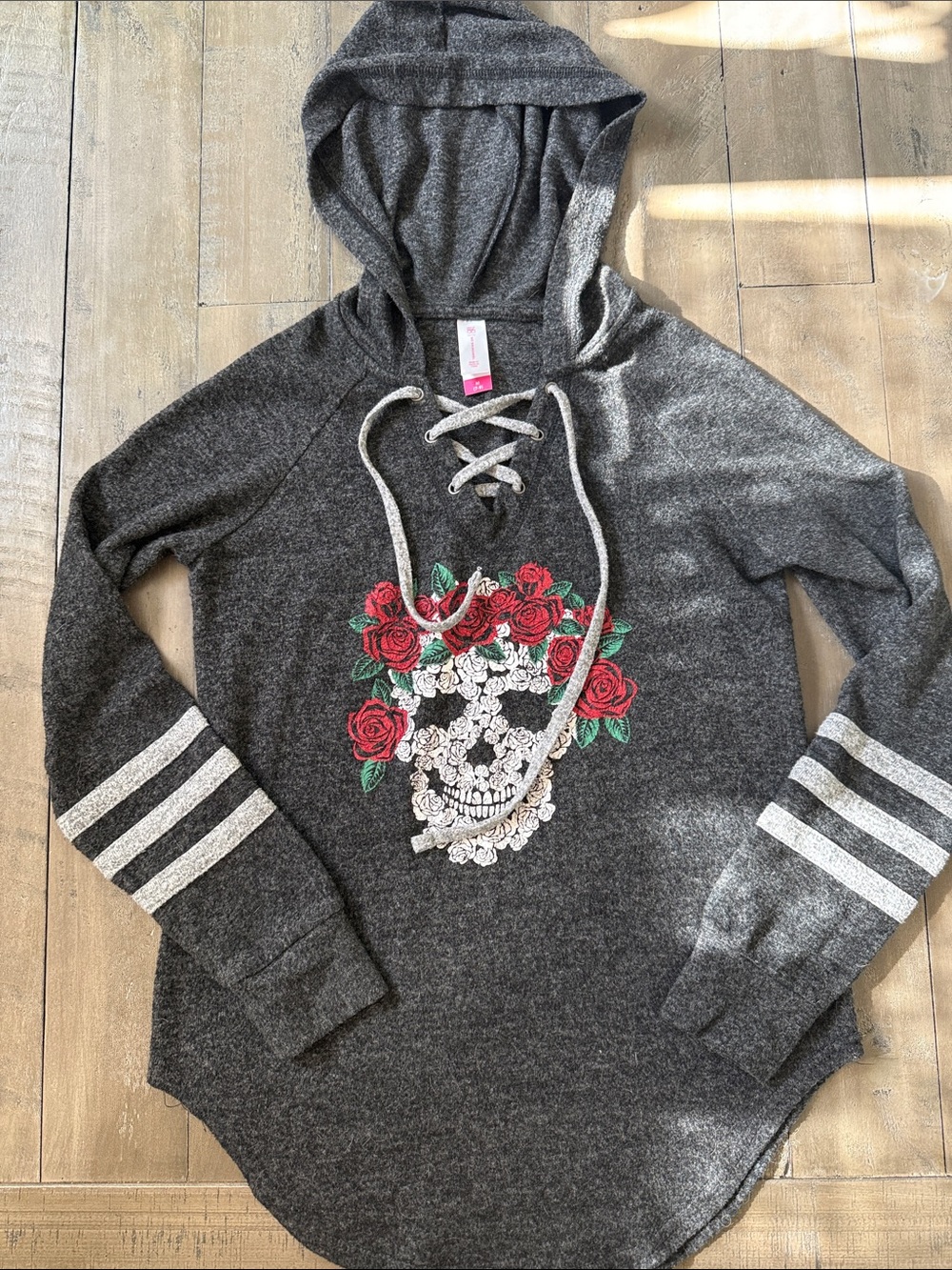 No Boundaries Charcoal Lace-Up Hoodie with Red Rose Skull Graphic